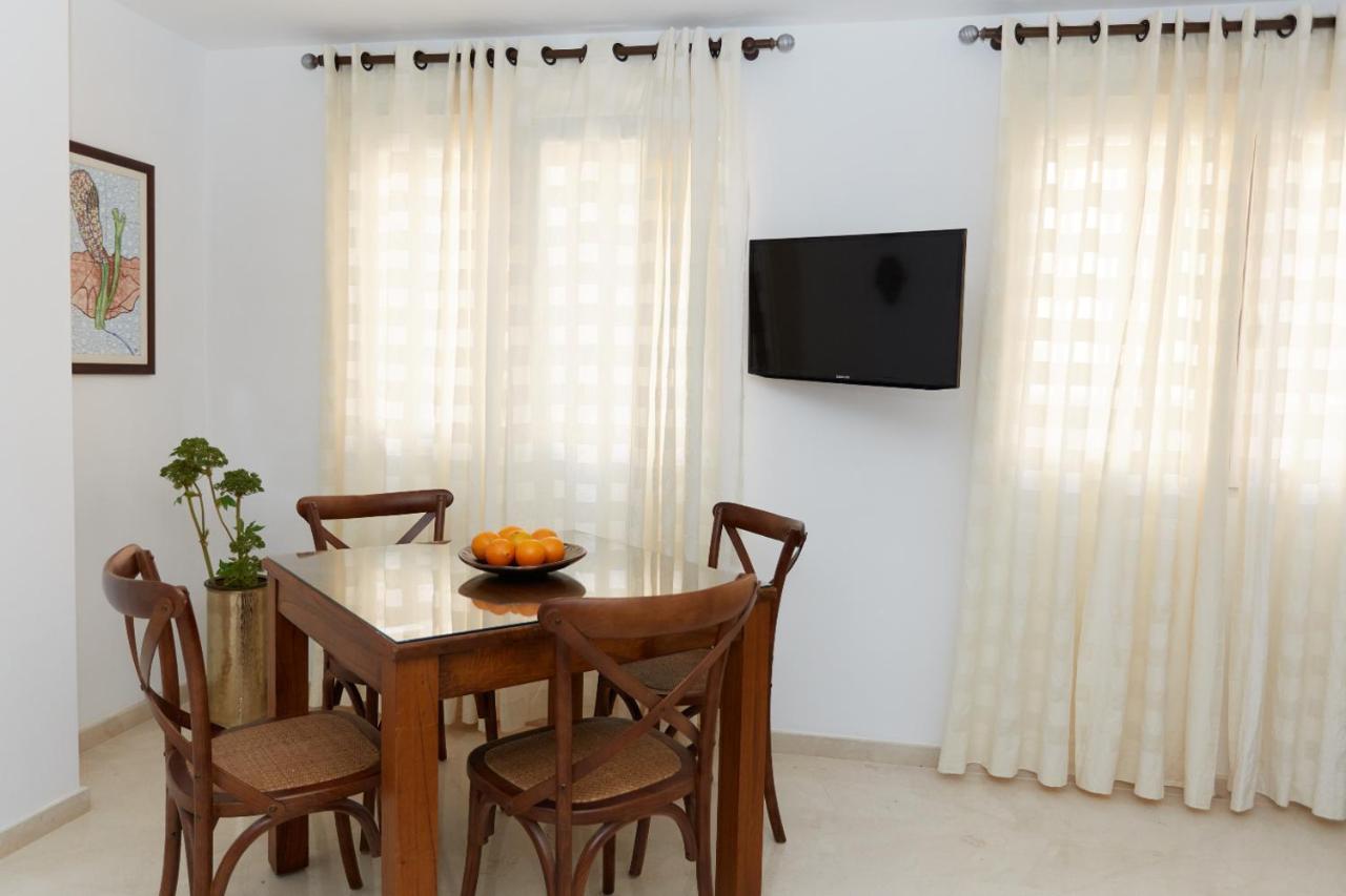 Apartamentos Anfiteatro Бенідорм Екстер'єр фото